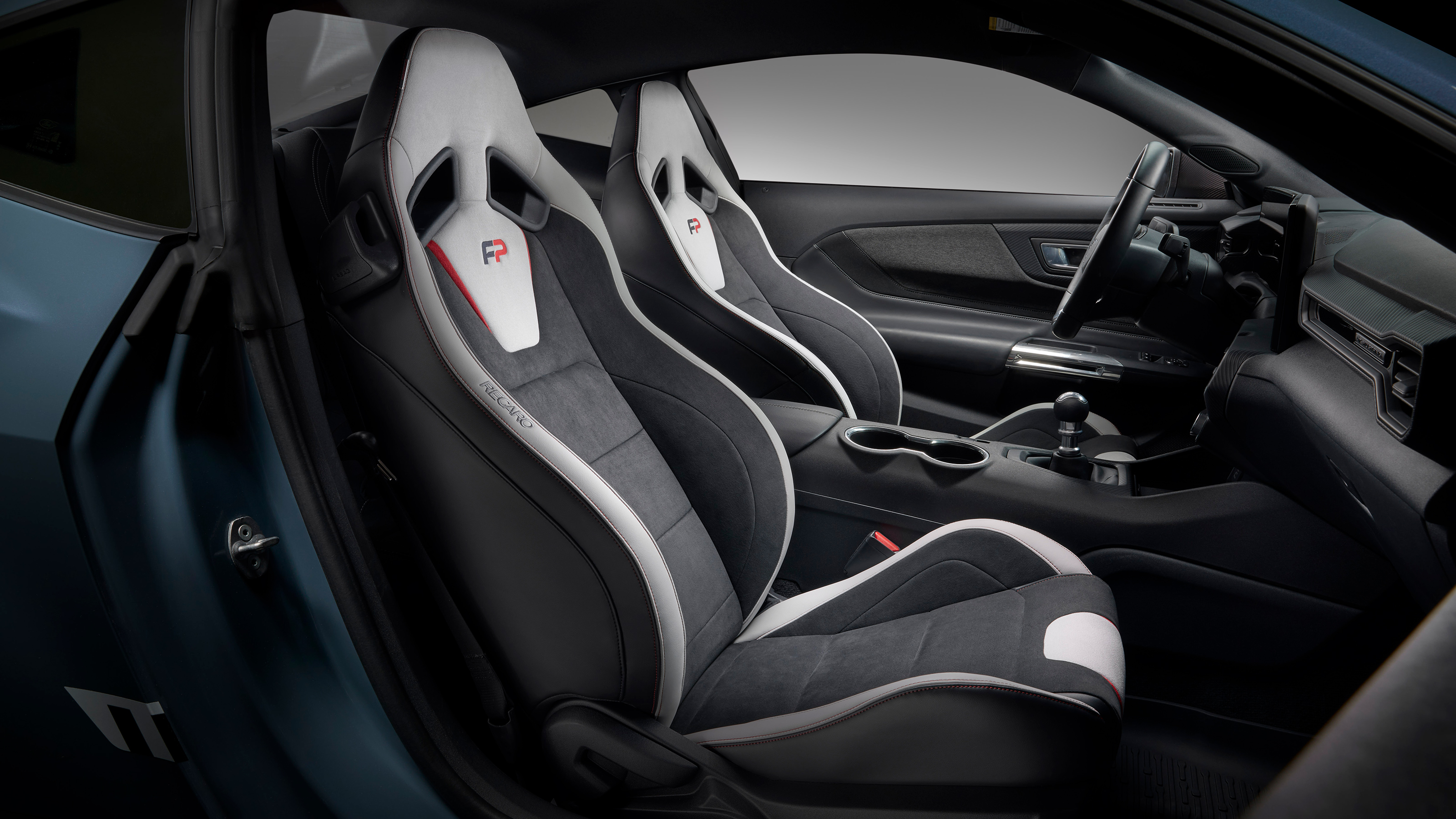 Supercharged Ford Mustang - seats