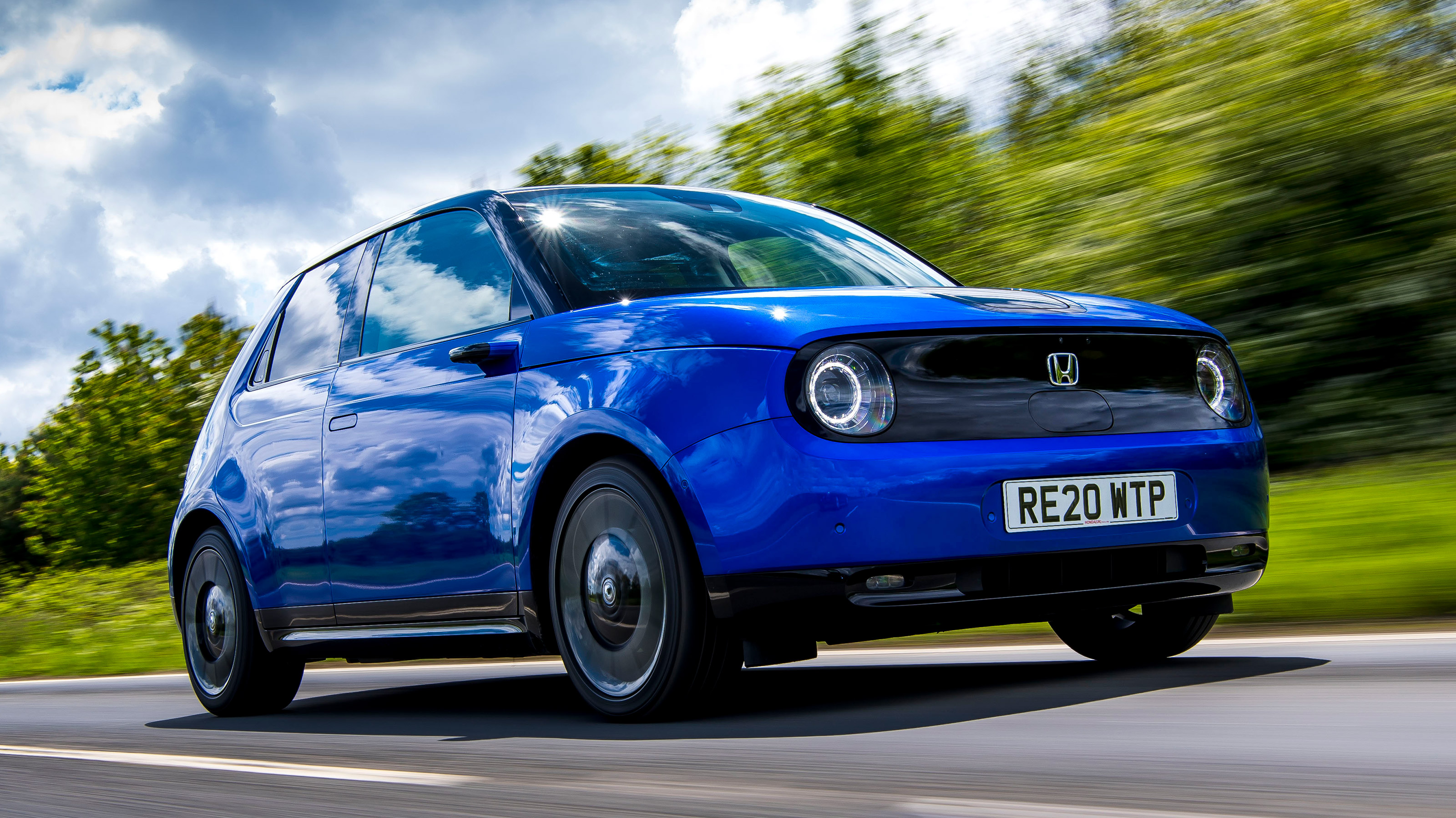 Honda e - front