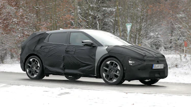 Kia EV6 facelift - front quarter