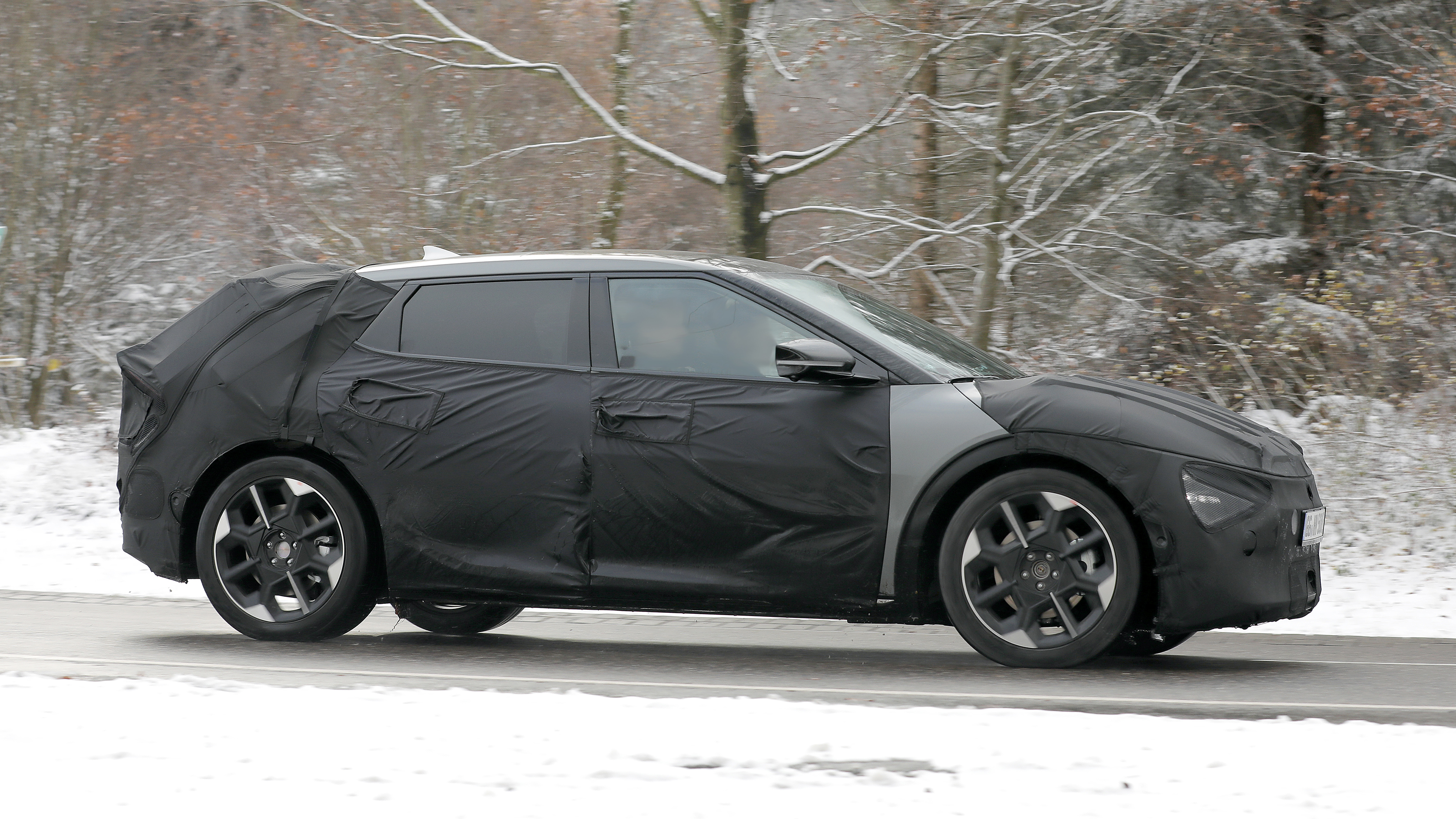 Kia EV6 facelift - side 
