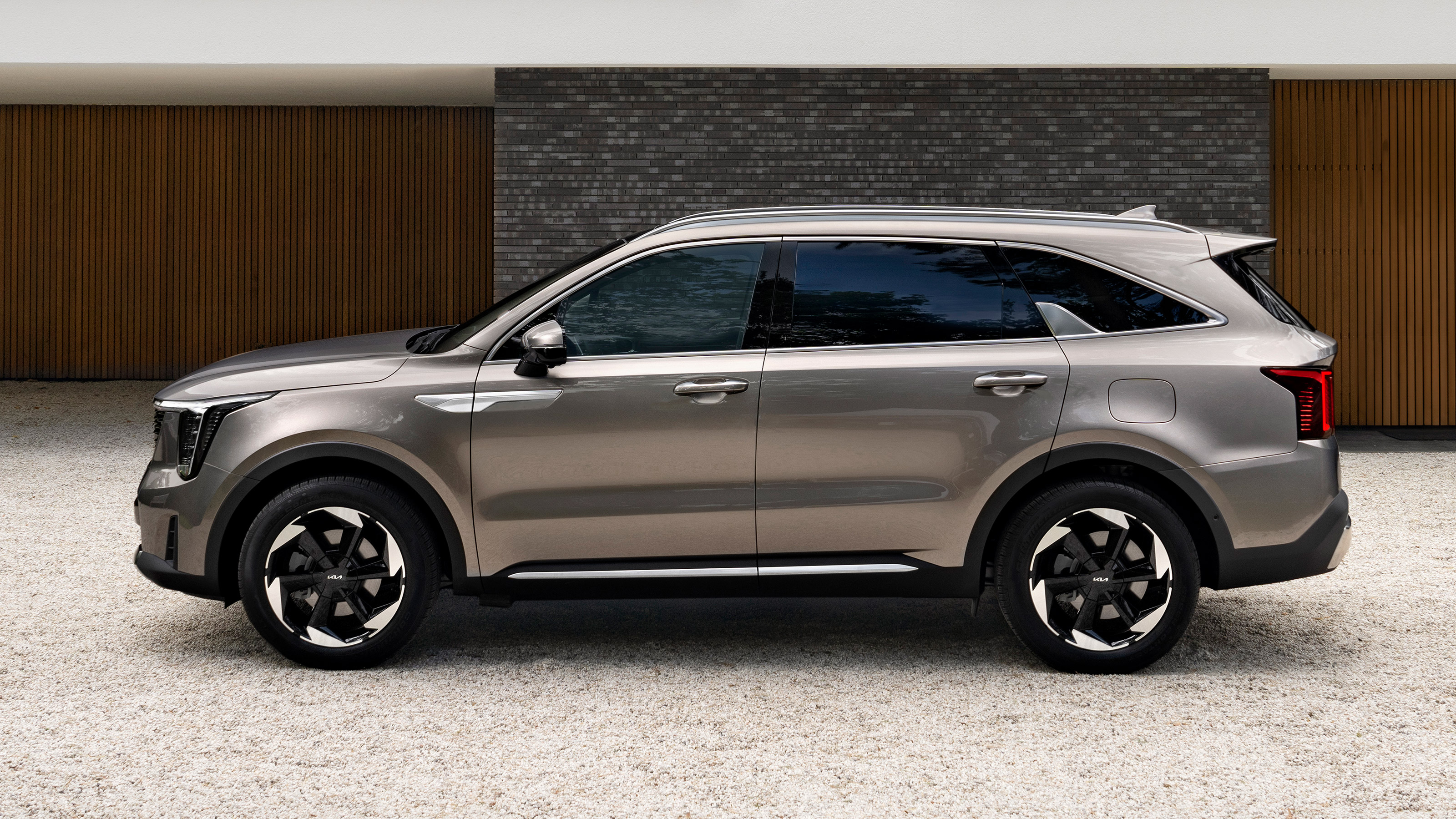 Kia Sorento facelift - side