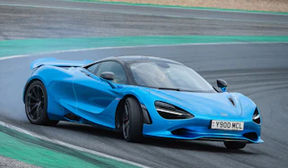 McLaren 750S - front