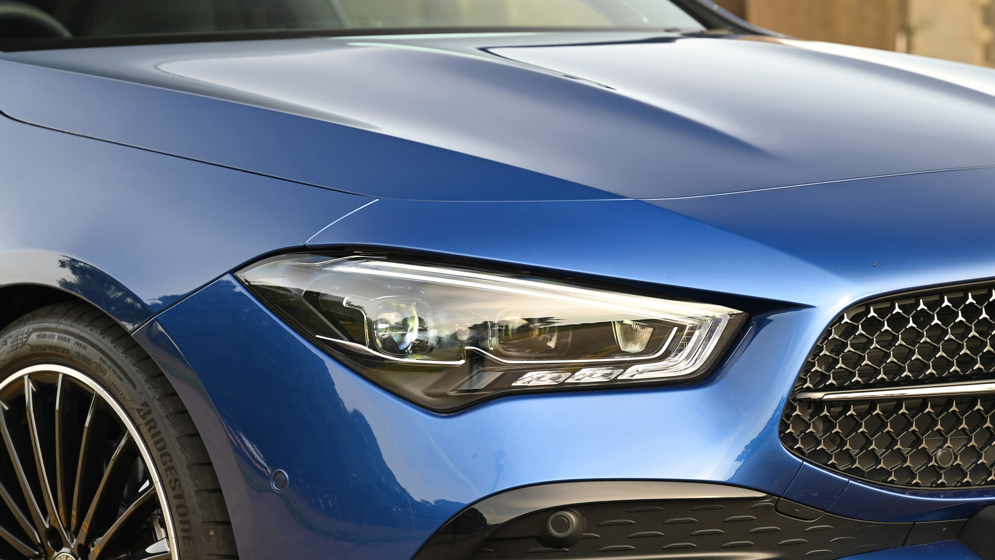 Mercedes CLA - front light