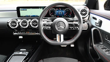Mercedes CLA - dash