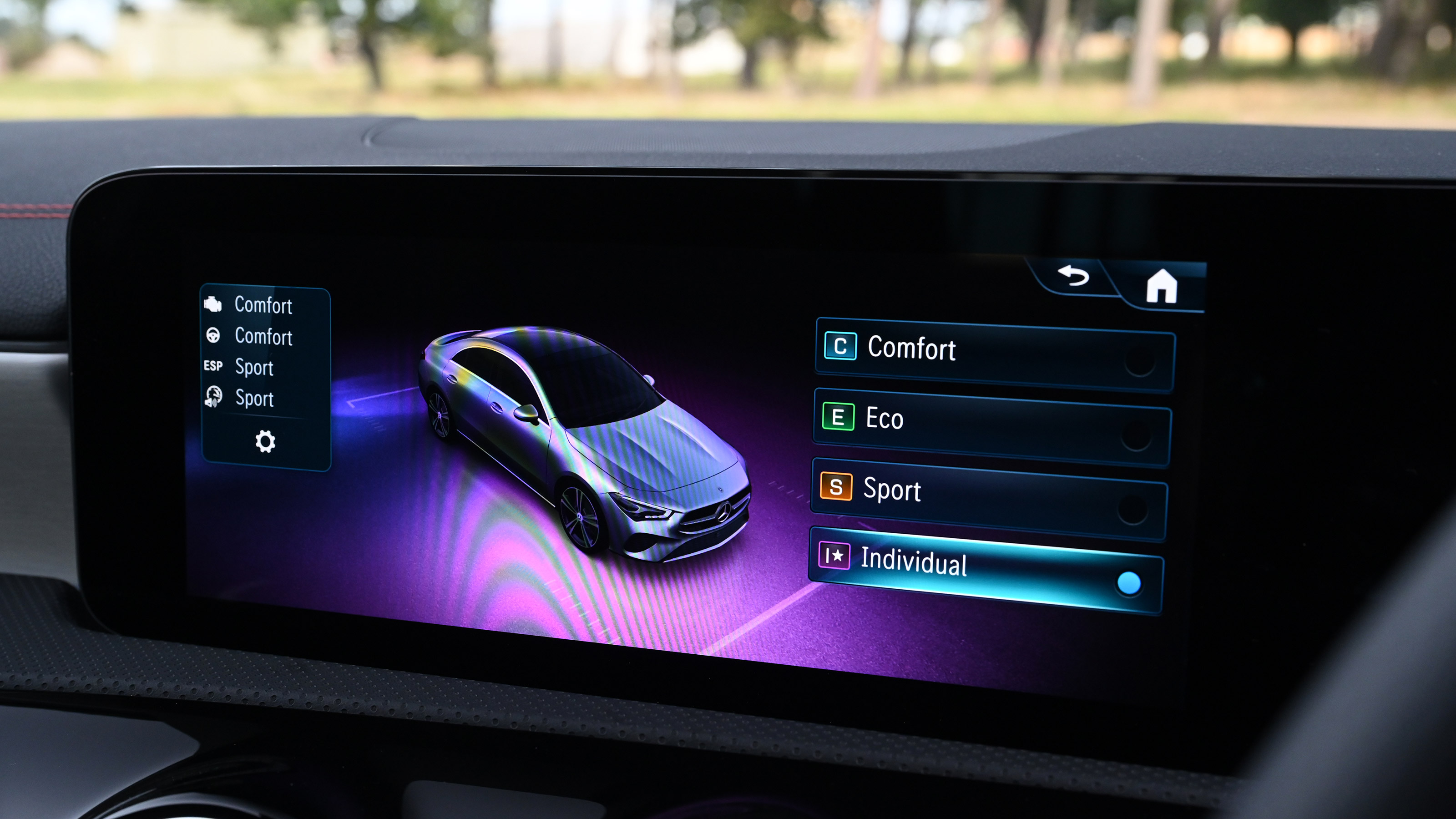 Mercedes CLA - infotainment
