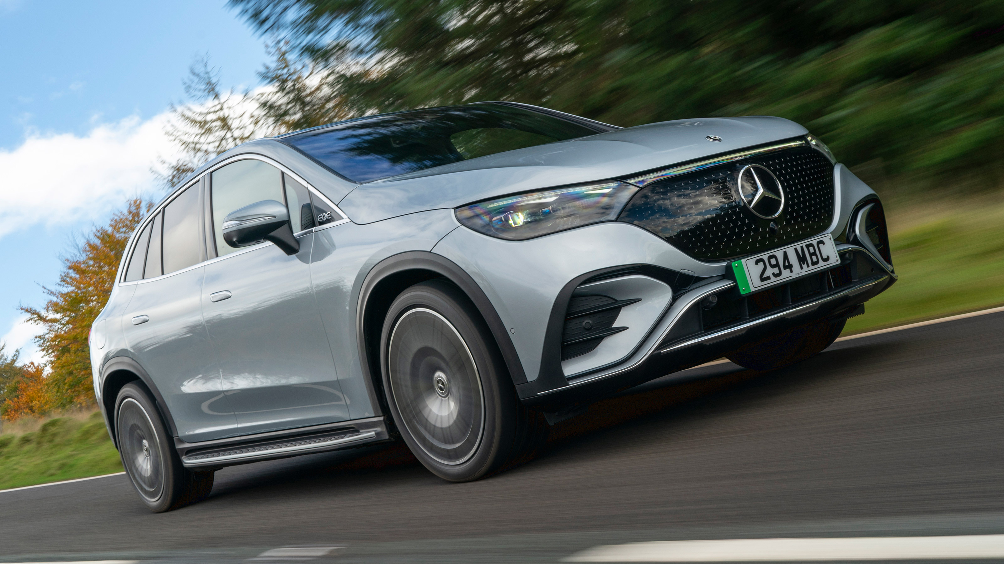 Mercedes EQE 350 SUV - front