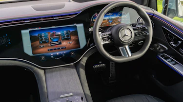 Mercedes EQE 350 SUV - dash