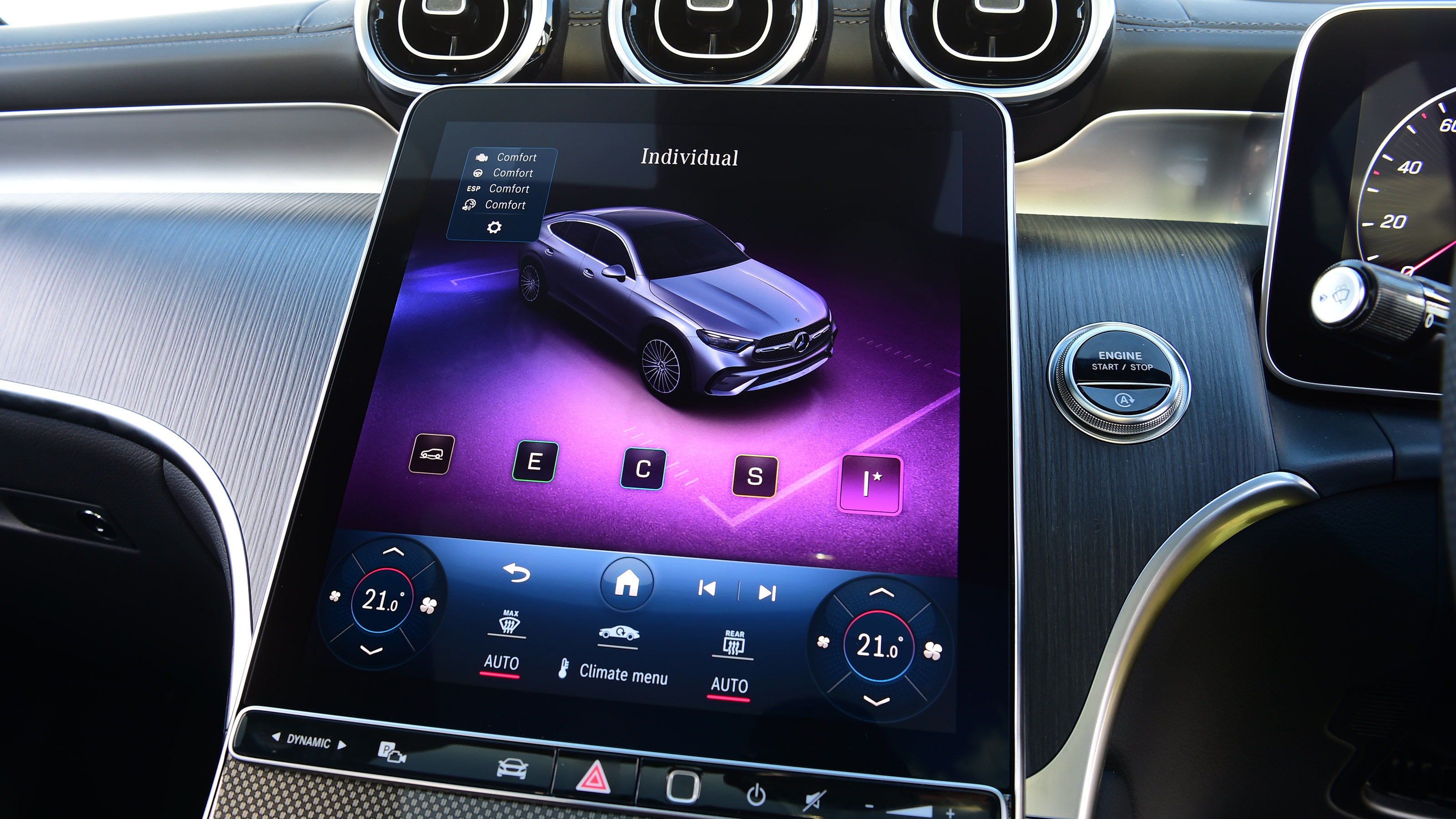 Mercedes GLC Coupe - screen