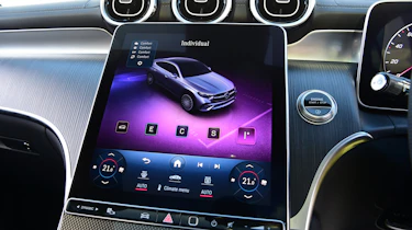 Mercedes GLC Coupe - screen