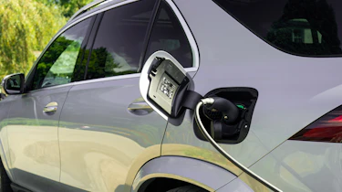 Mercedes GLE 400e - charging socket