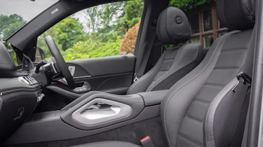 Mercedes GLE400e - front seats
