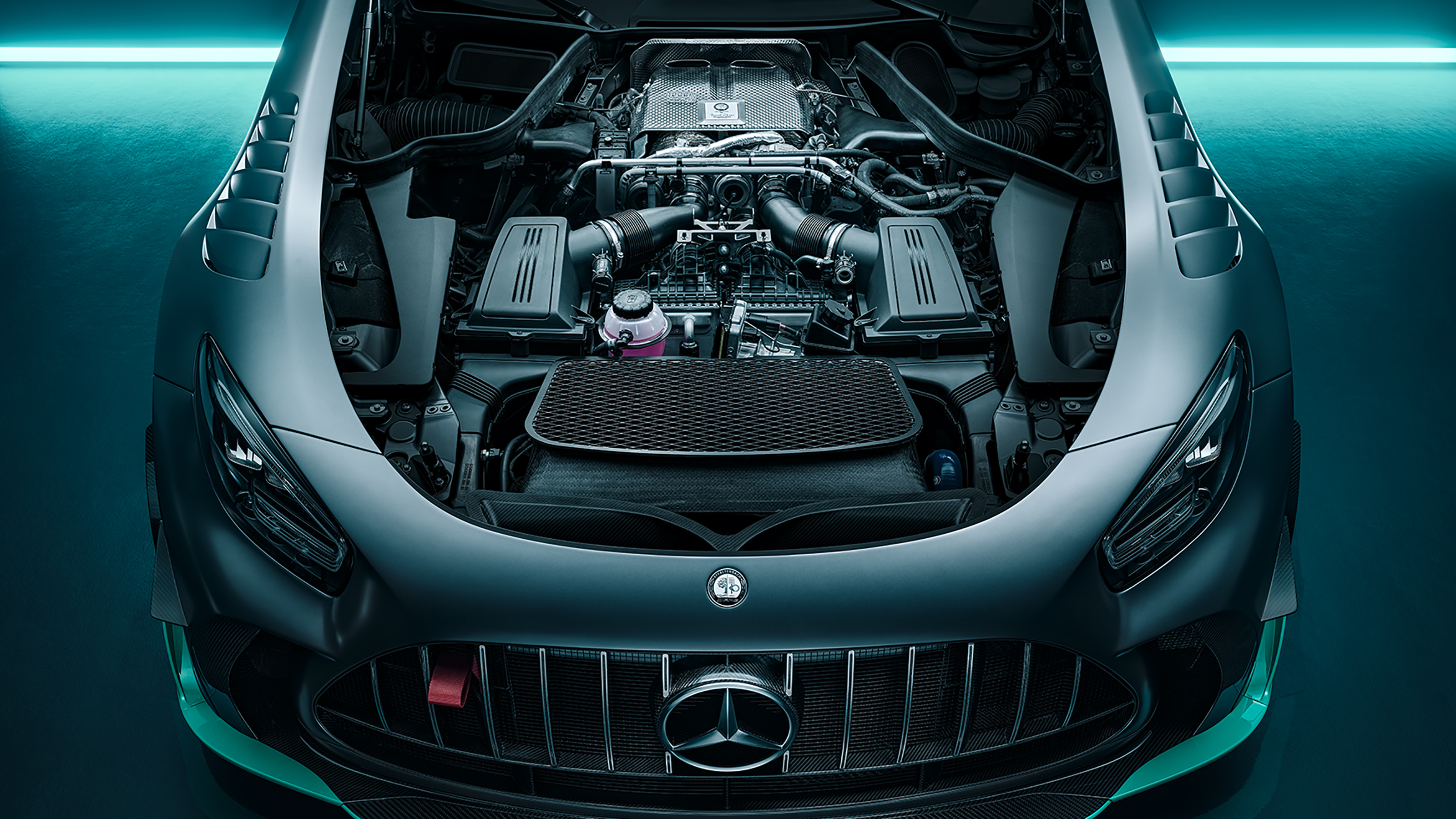 Mercedes-AMG GT2 Pro - engine bay
