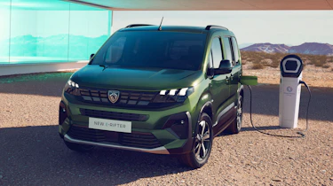Peugeot E-Rifter - charging