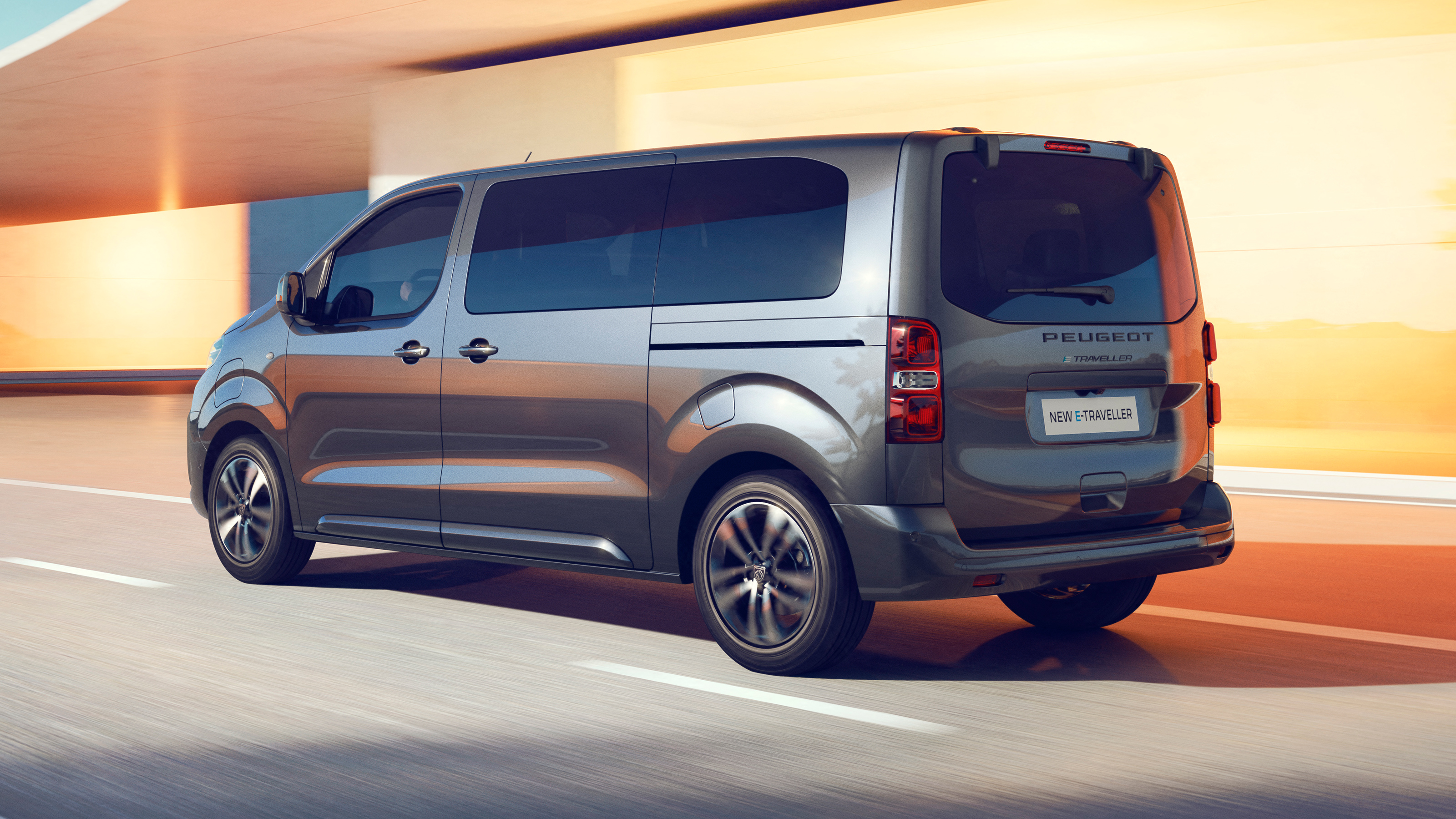 2023 Peugeot E-Traveller - rear action