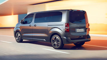 2023 Peugeot E-Traveller - rear action