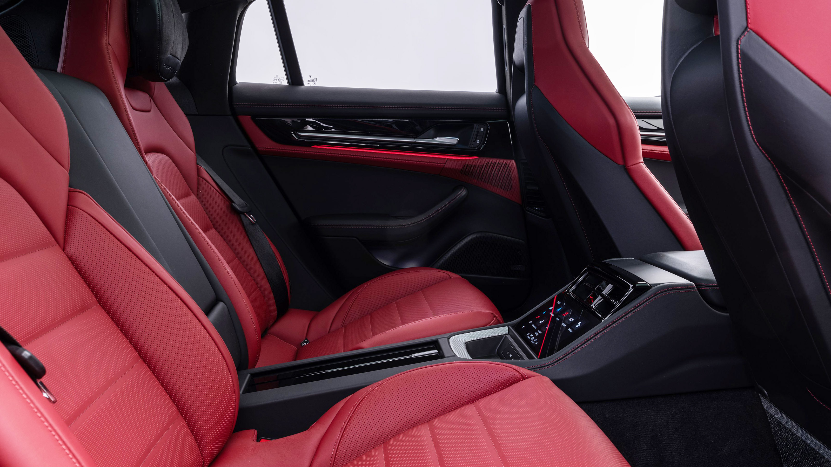 Porsche Panamera interior 4
