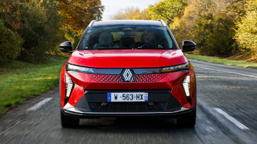 Renault Scenic - full front