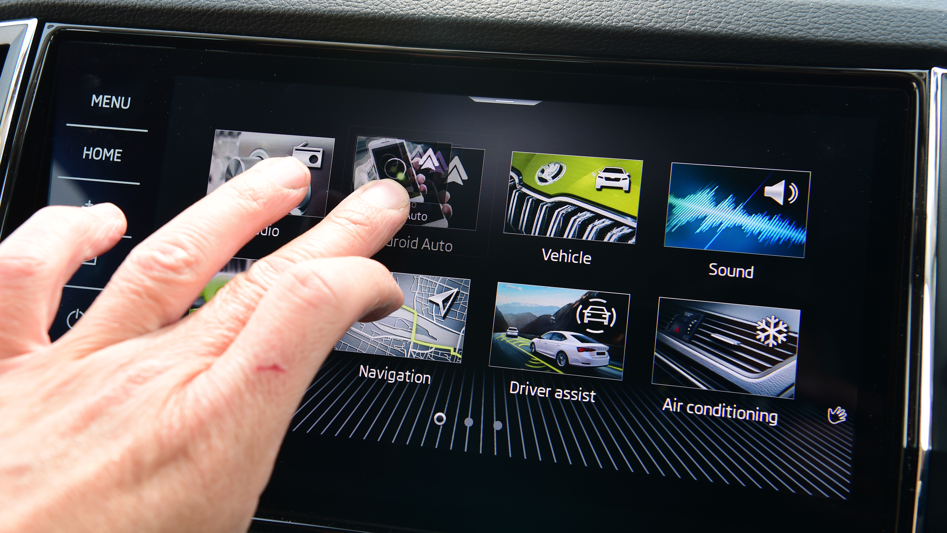 Skoda Karoq - infotainment screen