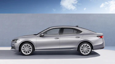 Skoda Superb - side