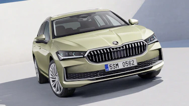 Skoda Superb Estate - front static