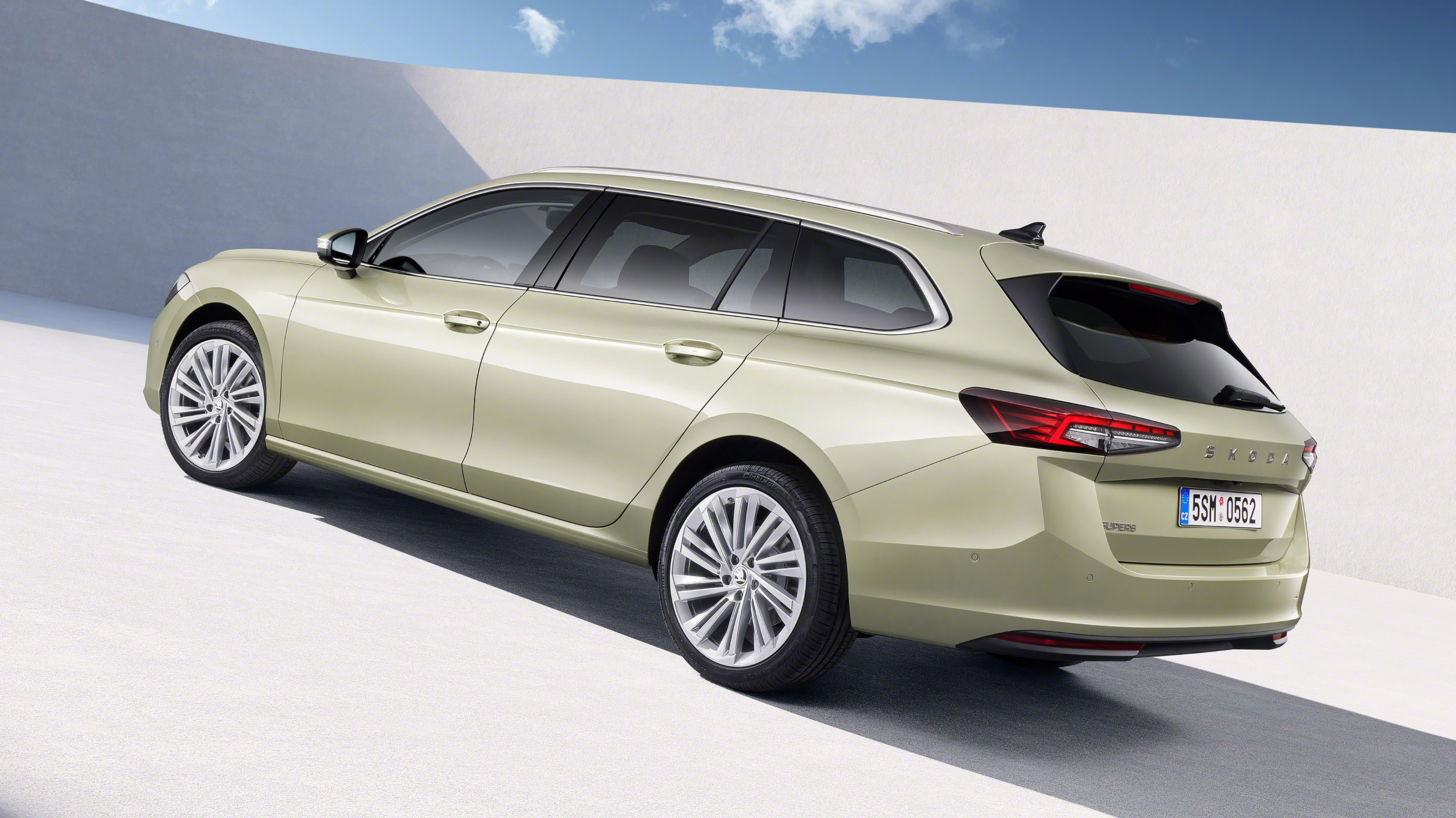 Skoda Superb Estate - rear/side
