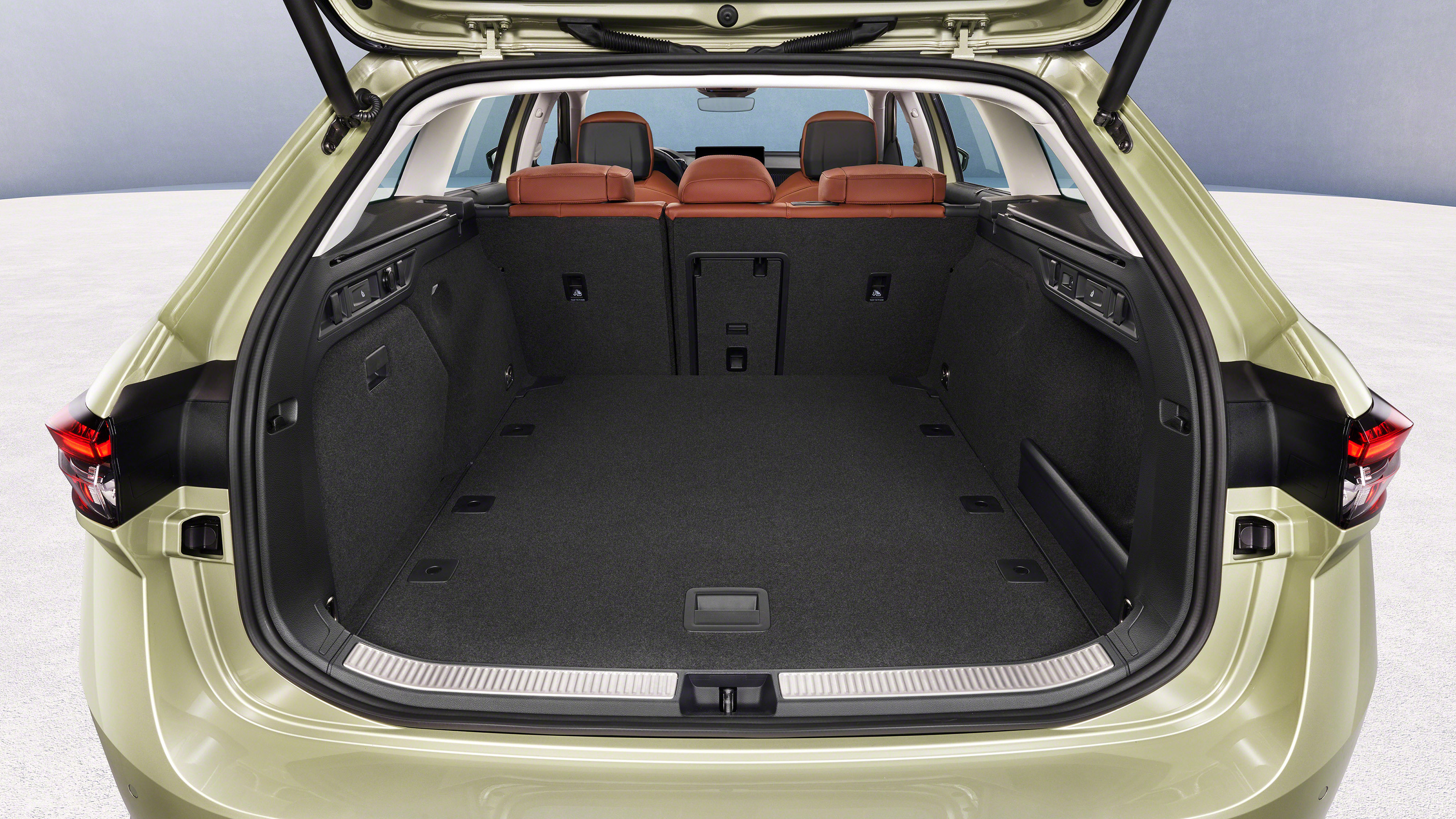 Skoda Superb Estate - boot