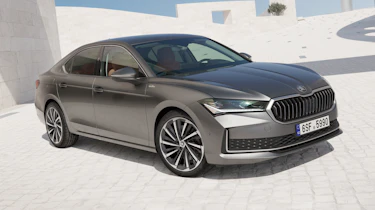 Skoda Superb - front