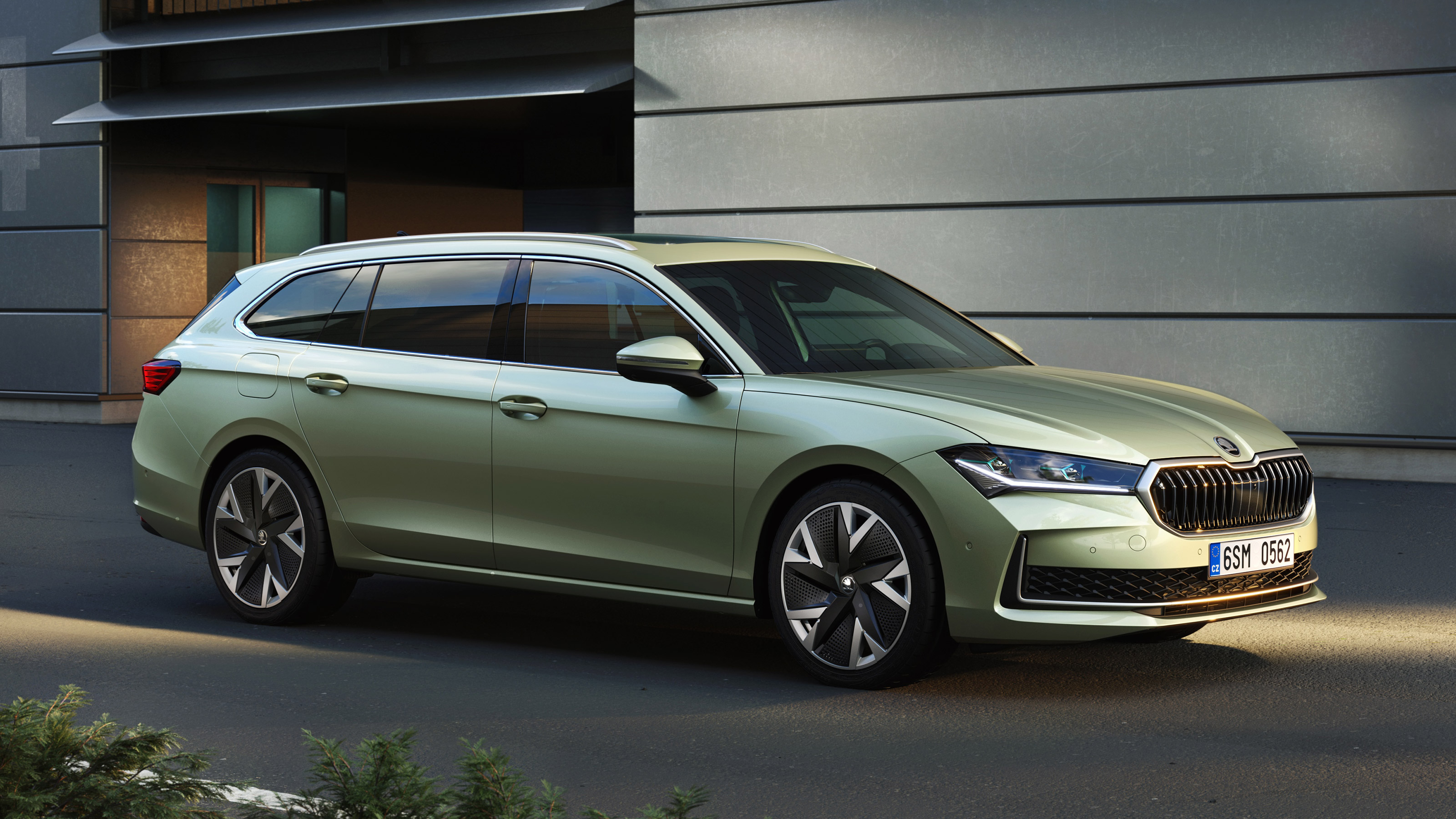 Skoda Superb Estate - front
