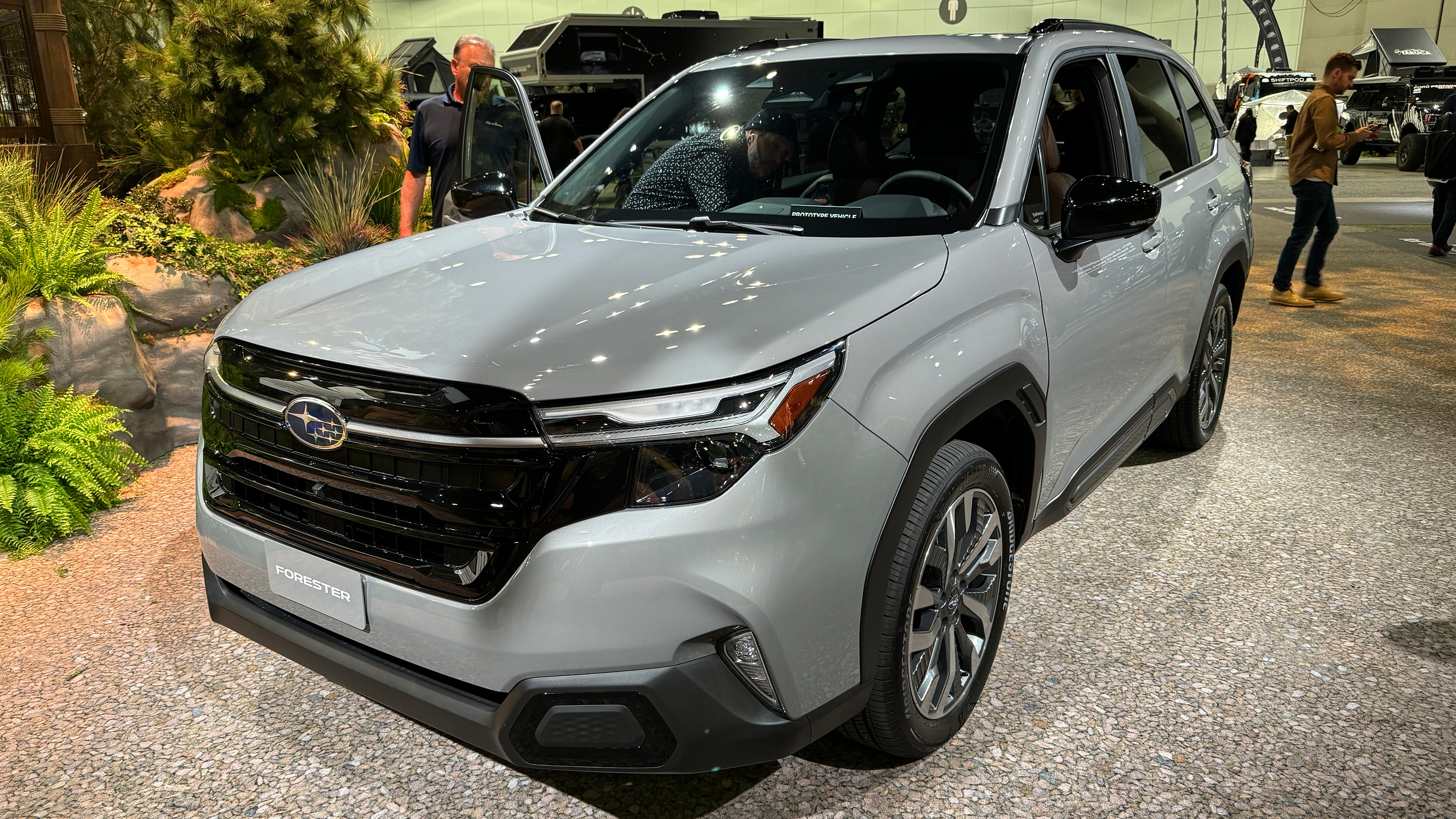 New Subaru Forester show pics