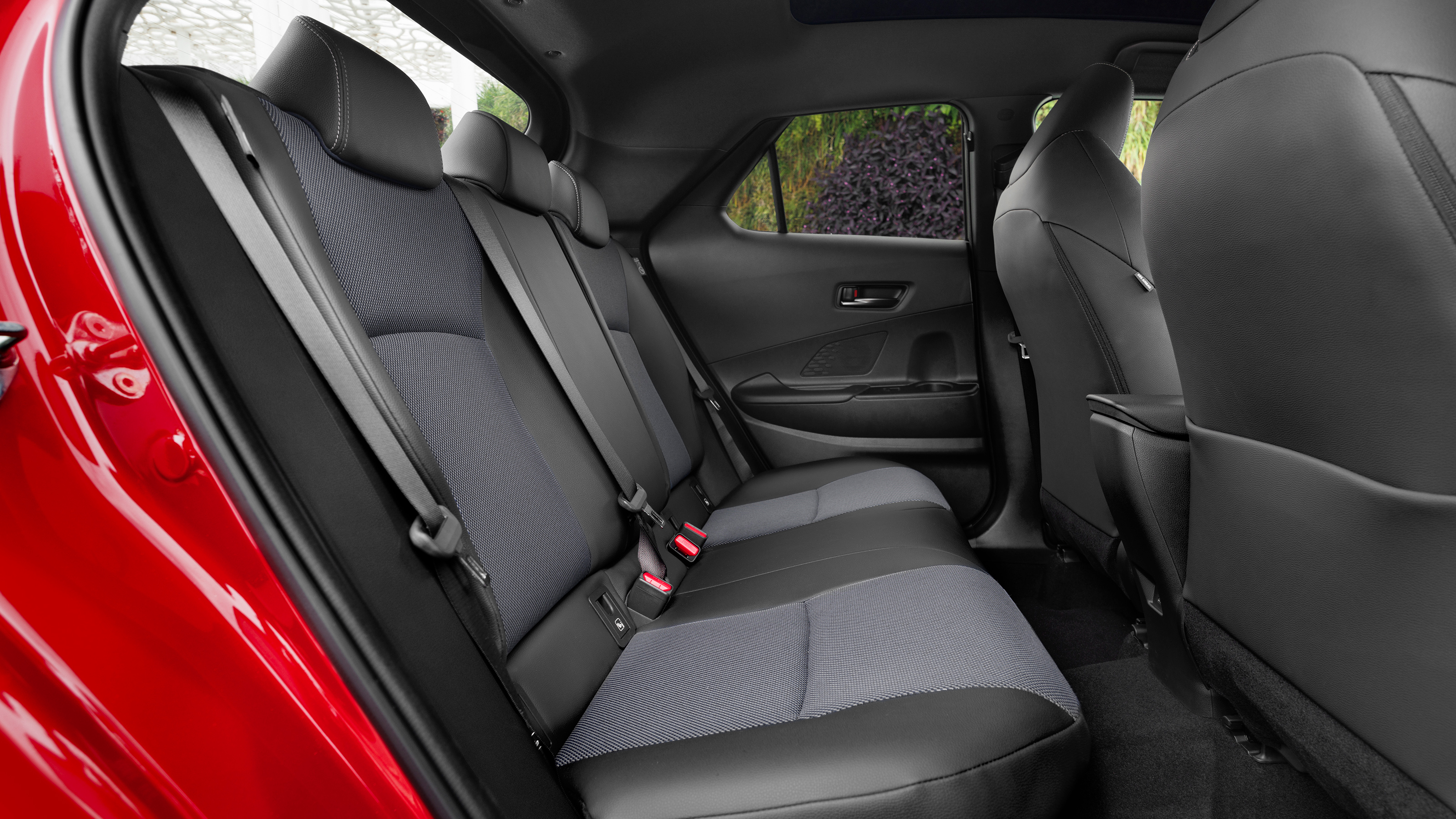Toyota C-HR - rear seats
