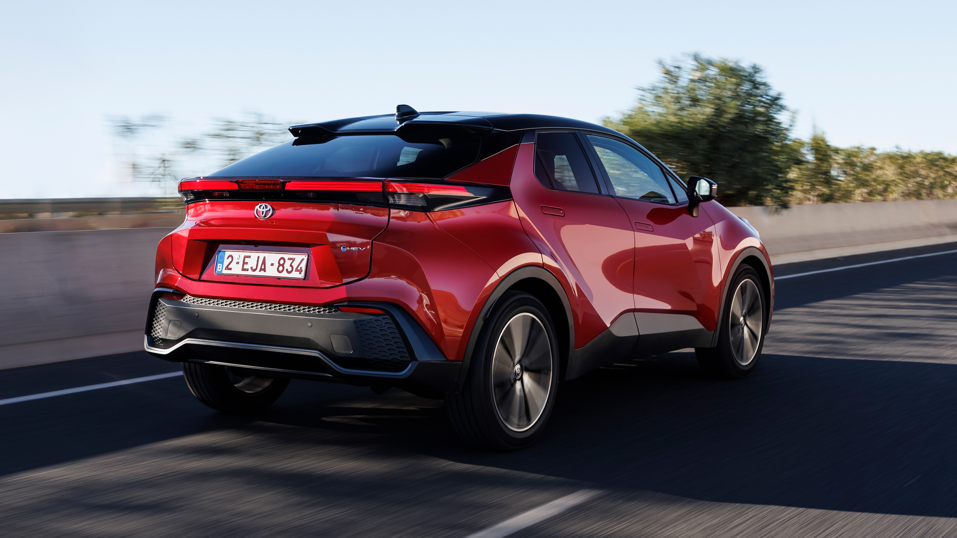 Toyota C-HR - rear tracking