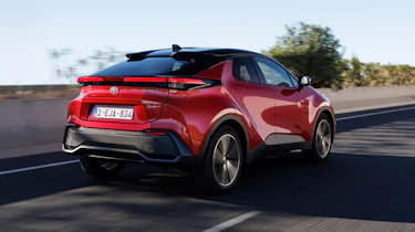 Toyota C-HR - rear tracking
