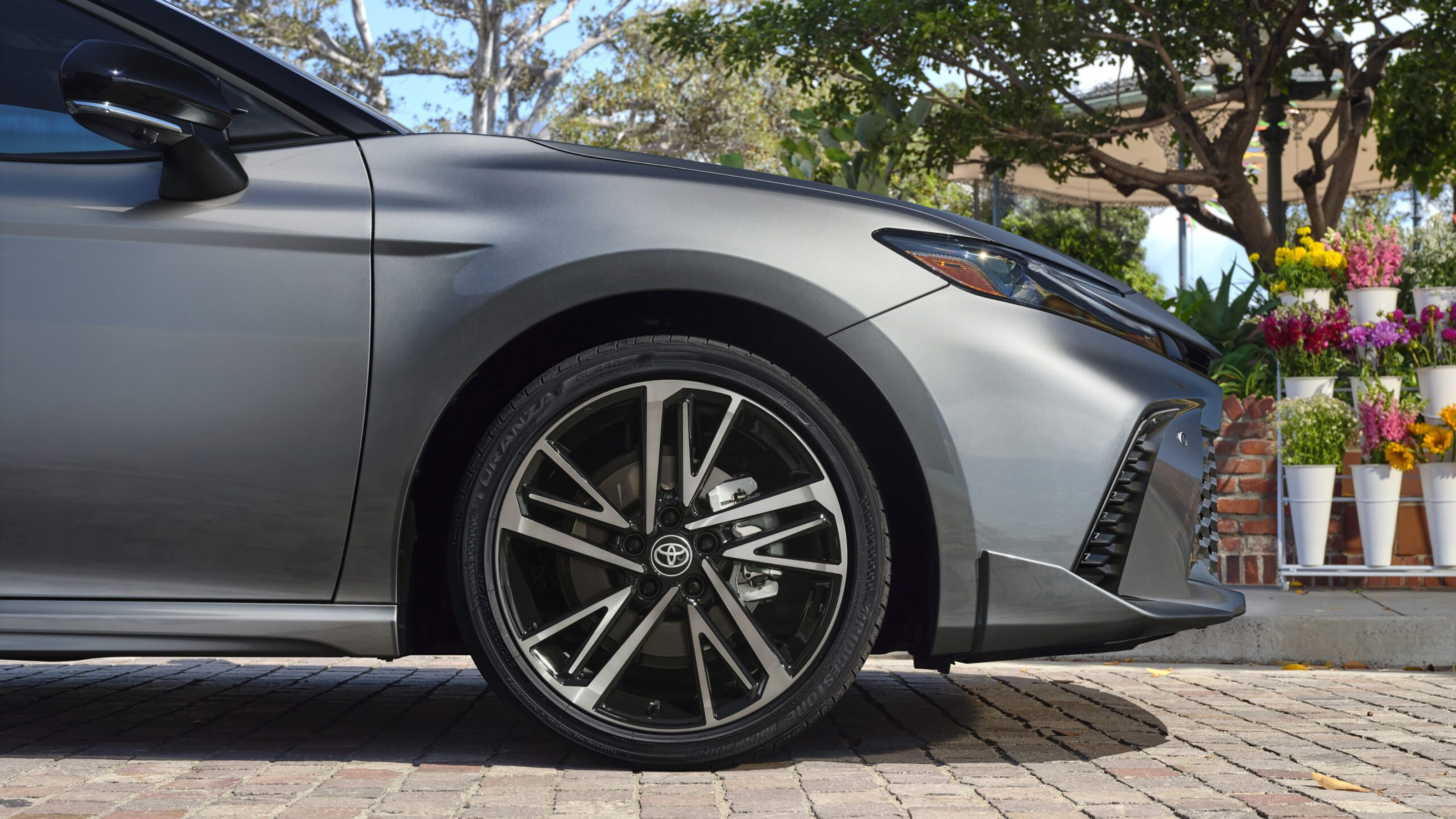 Toyota Camry 2024 official - wheel