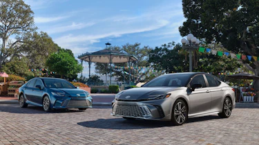 Toyota Camry 2024 official - static