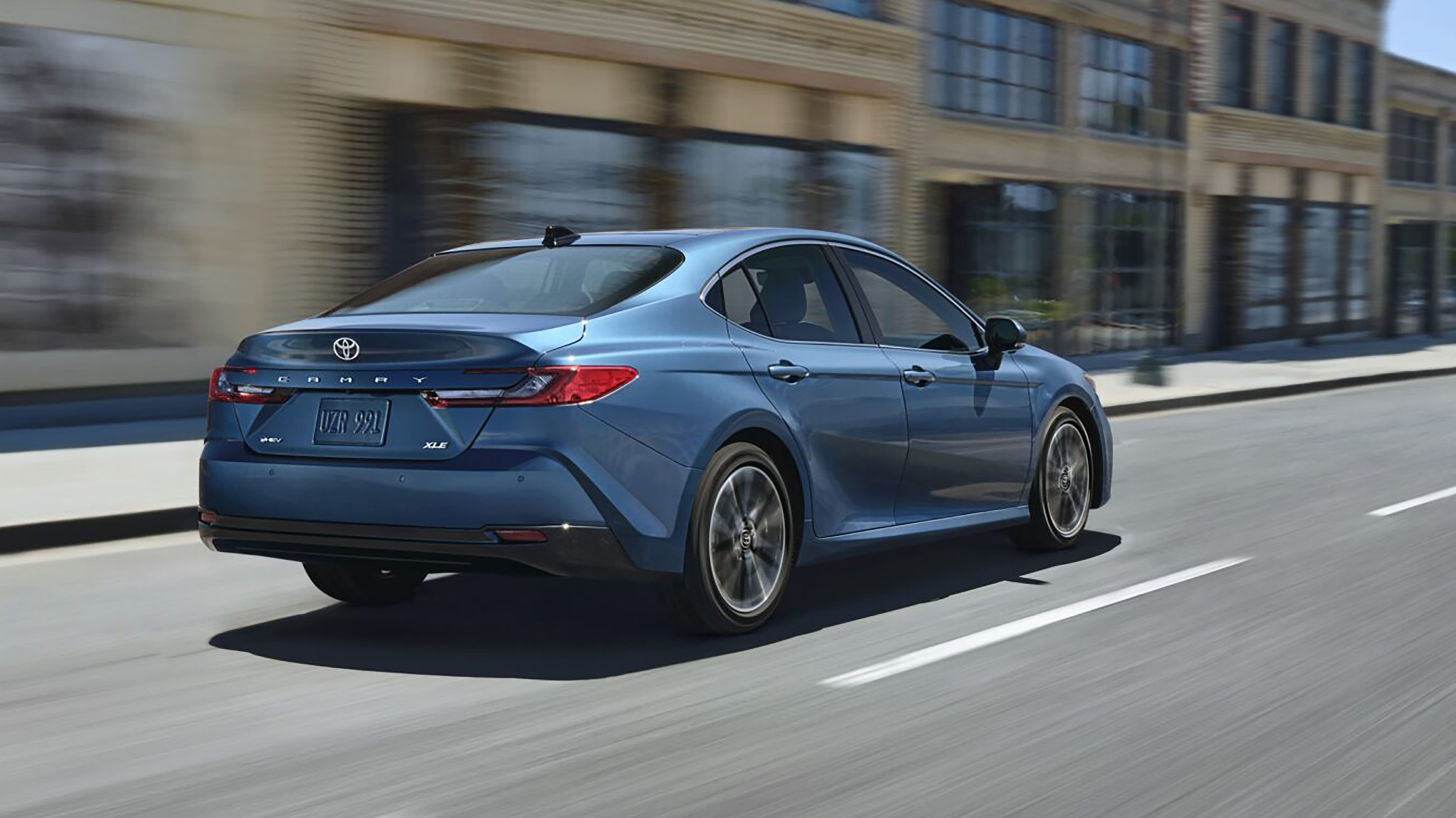 Toyota Camry 2024 official - rear tracking