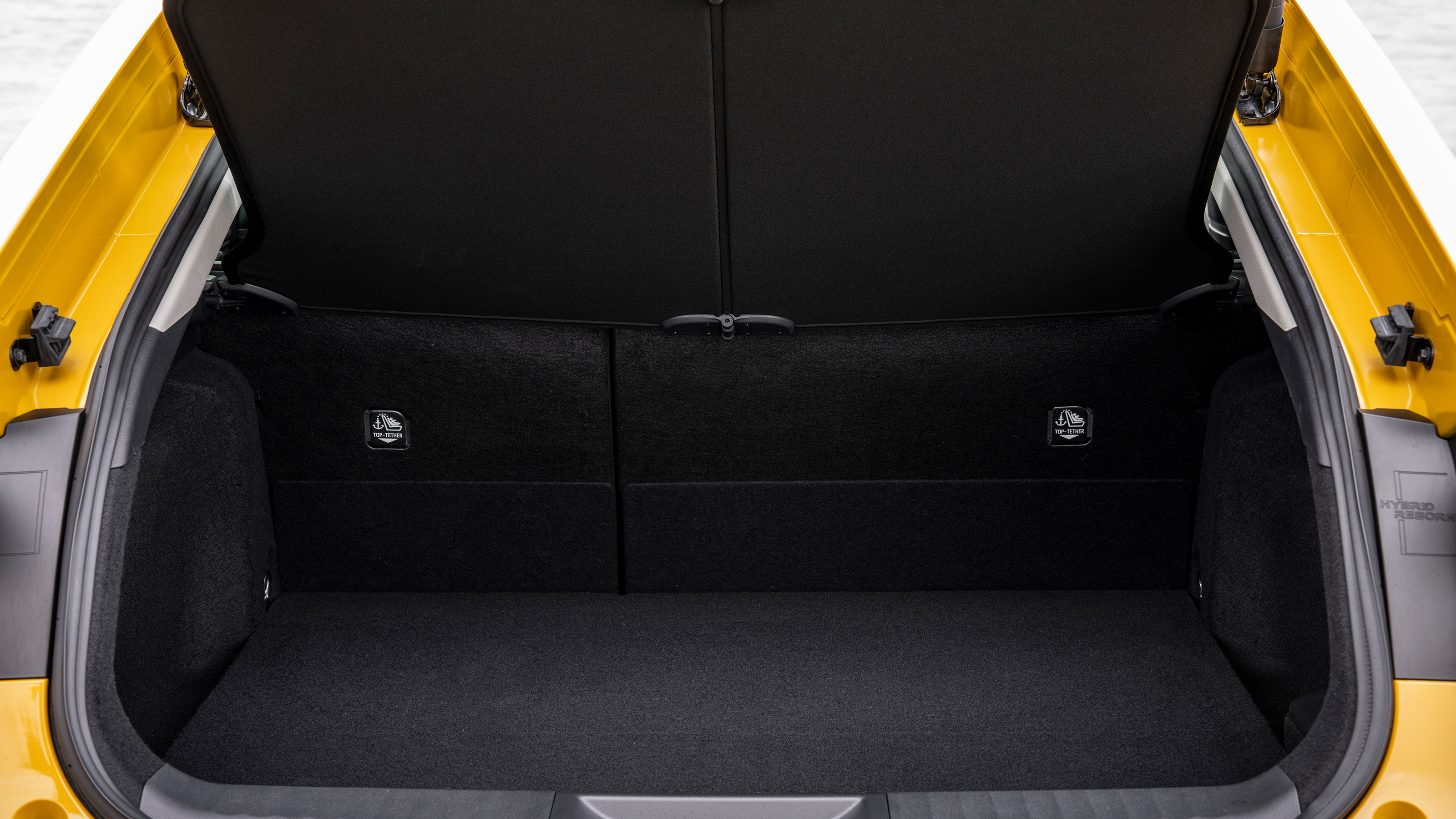 2023 Toyota Prius PHEV - boot