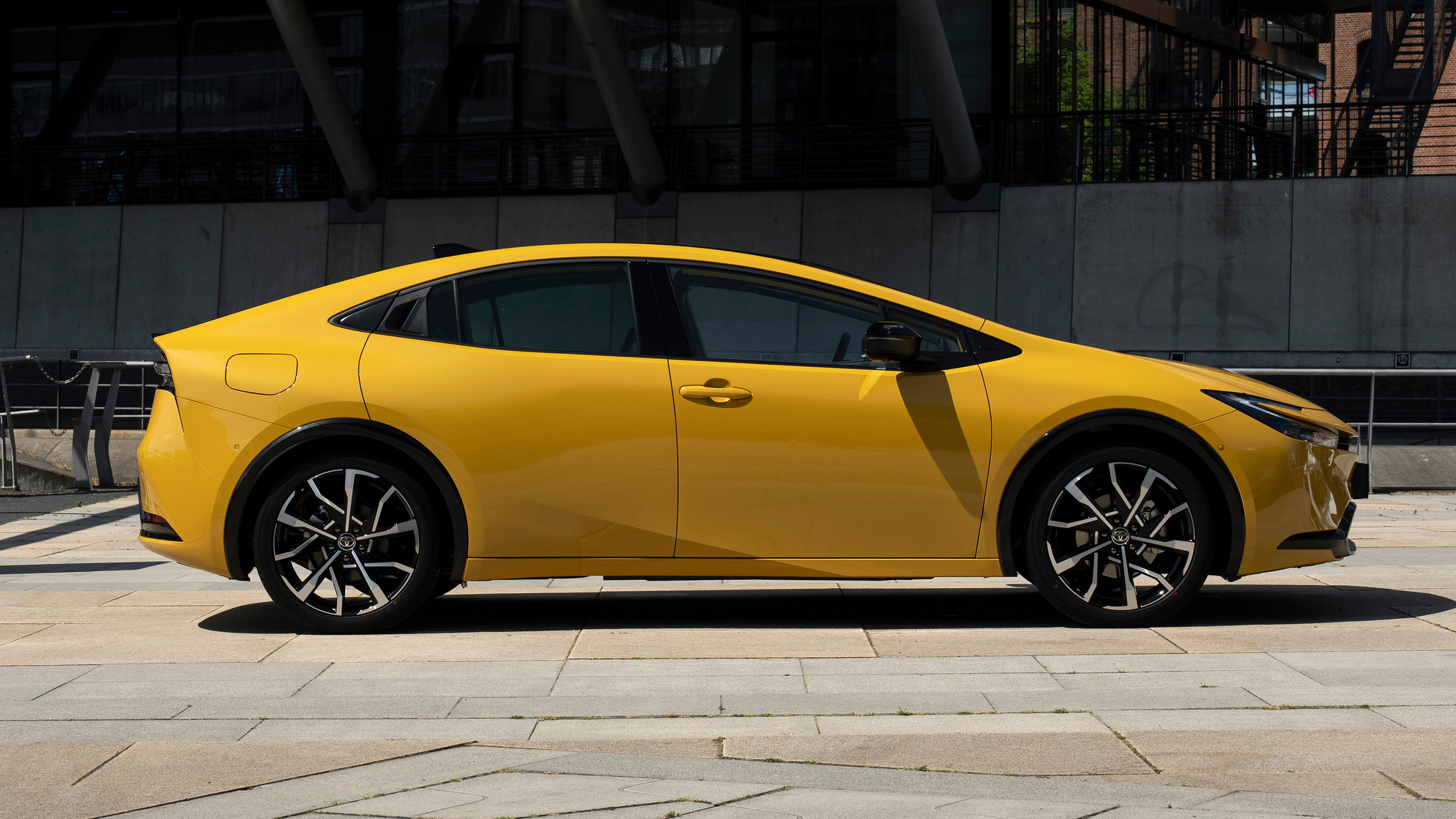 2023 Toyota Prius PHEV - side static
