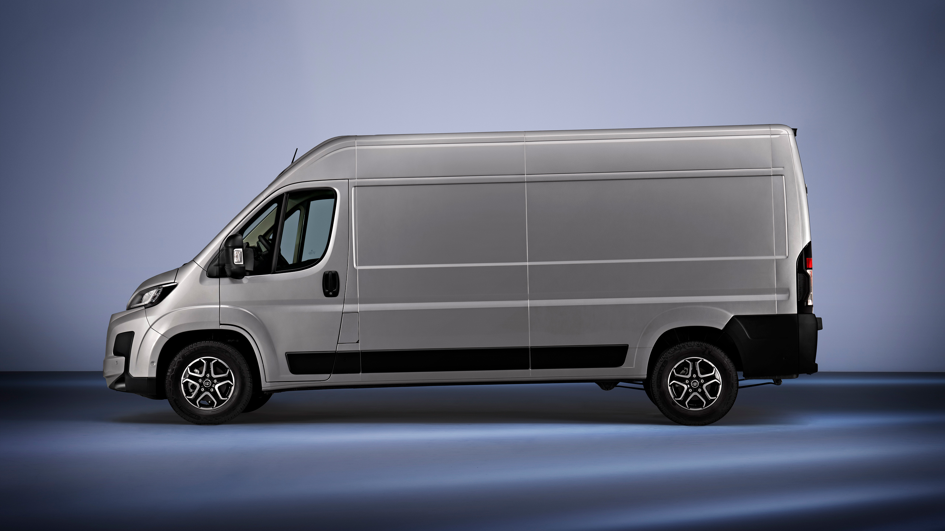 Toyota Proace Max side
