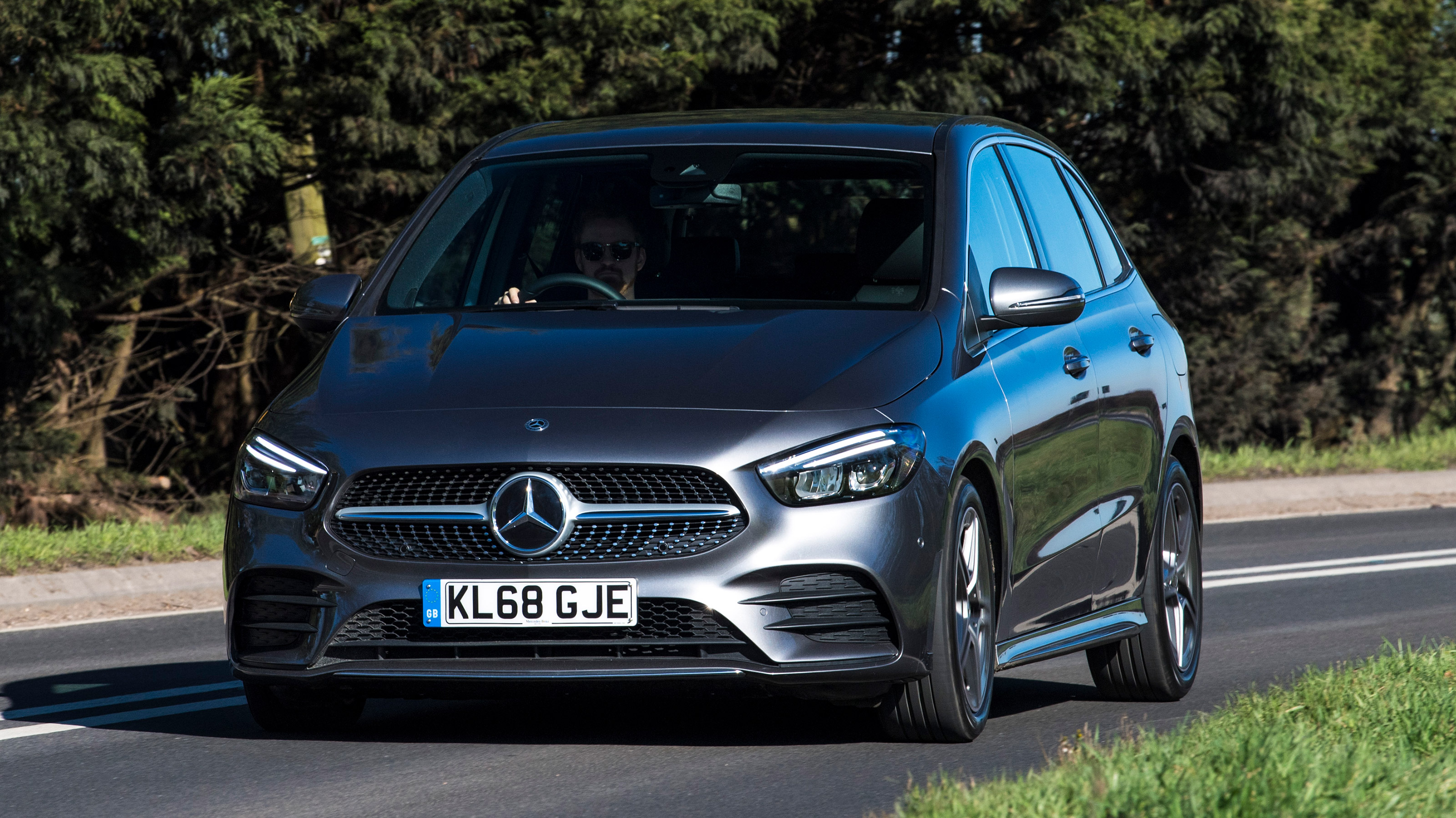 Used Mercedes B-Class - front cornering