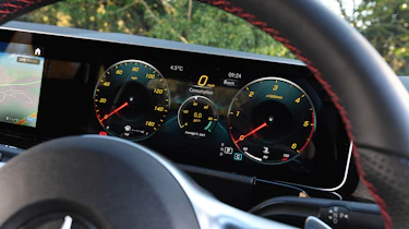 Used Mercedes B-Class - dials