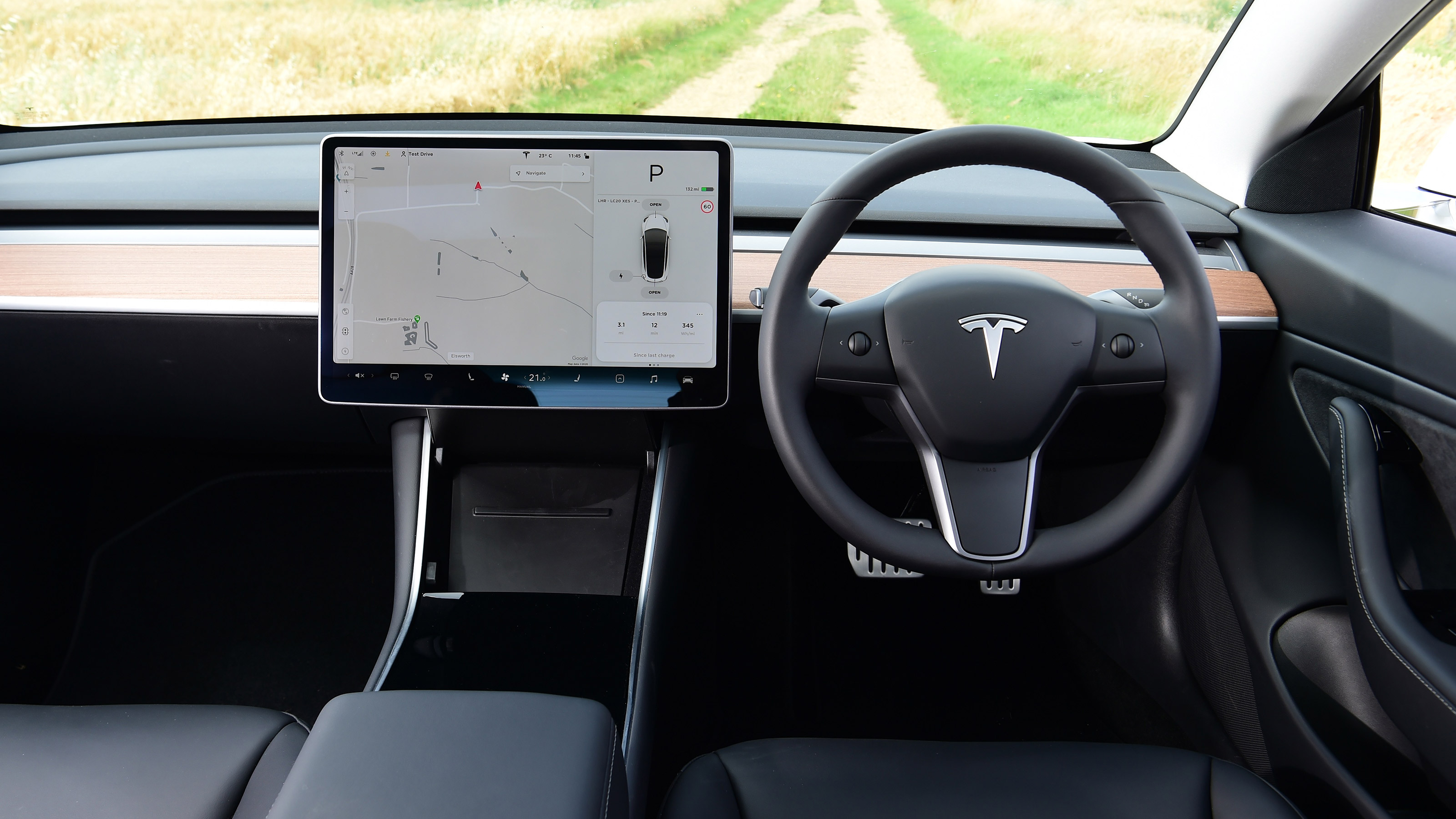 Used Tesla Model 3 - dash