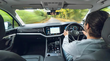 Volkswagen Touareg eHybrid 4Motion - Jordan Katsianis