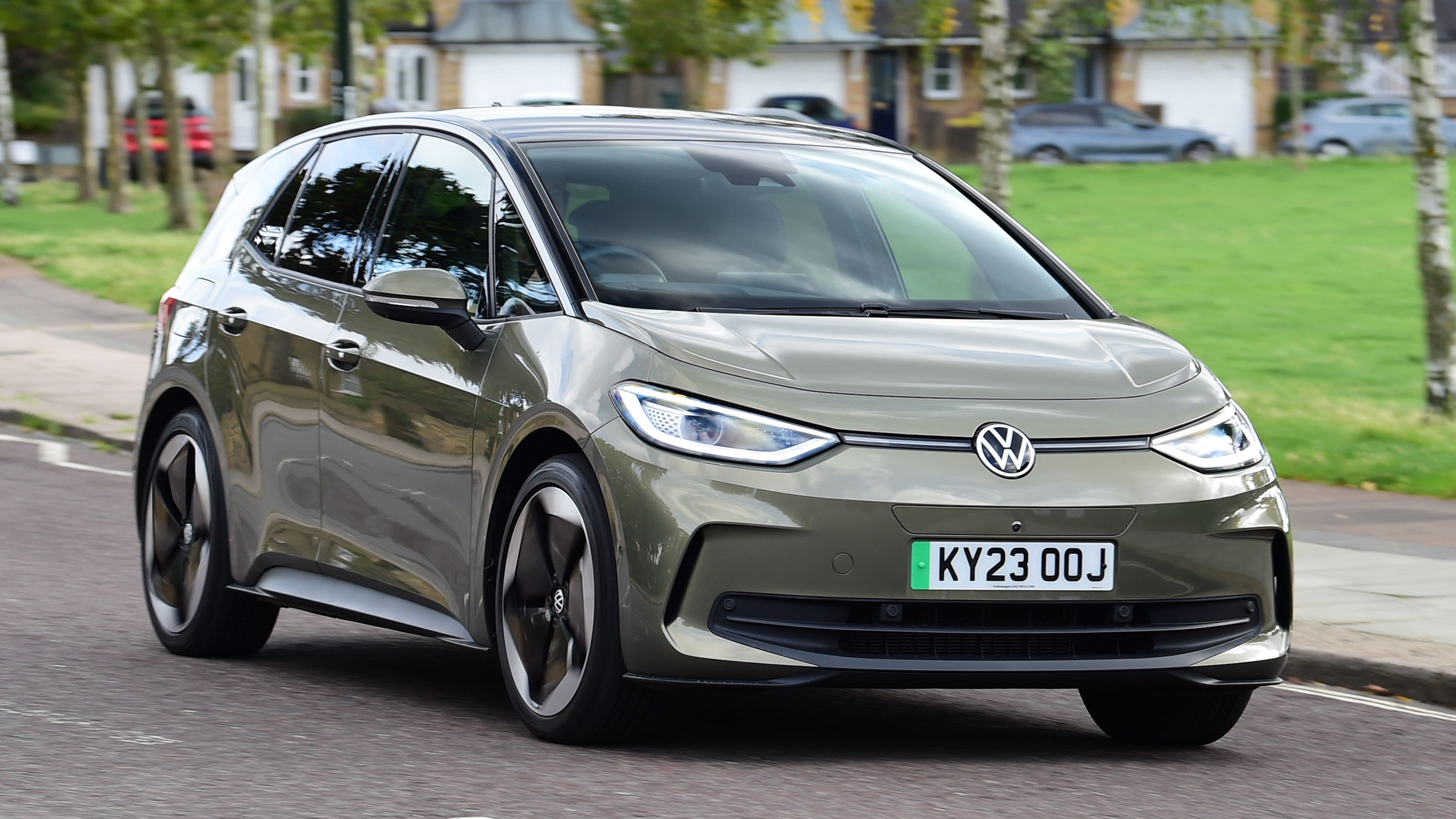 Volkswagen ID.3 long termer - first report front action