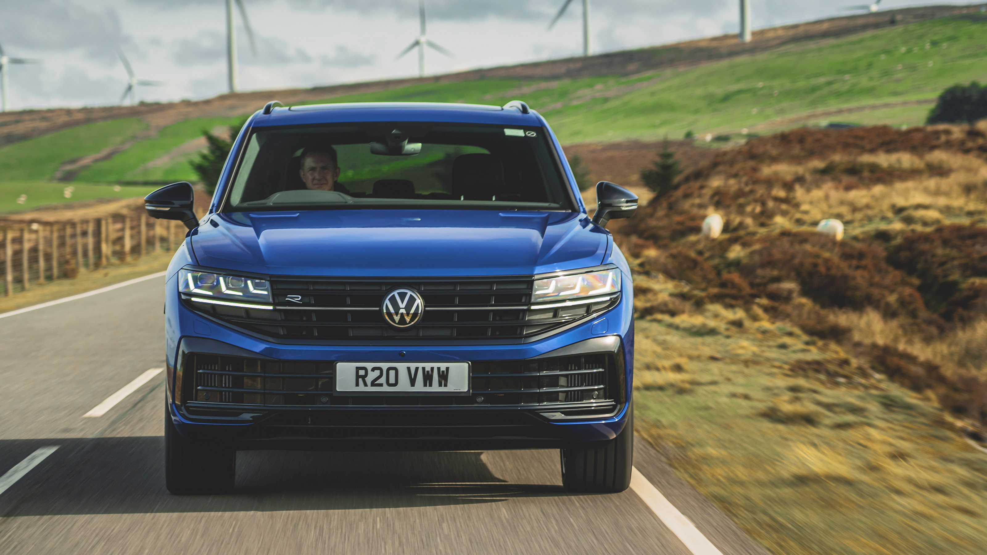 Volkswagen Touareg R - full front