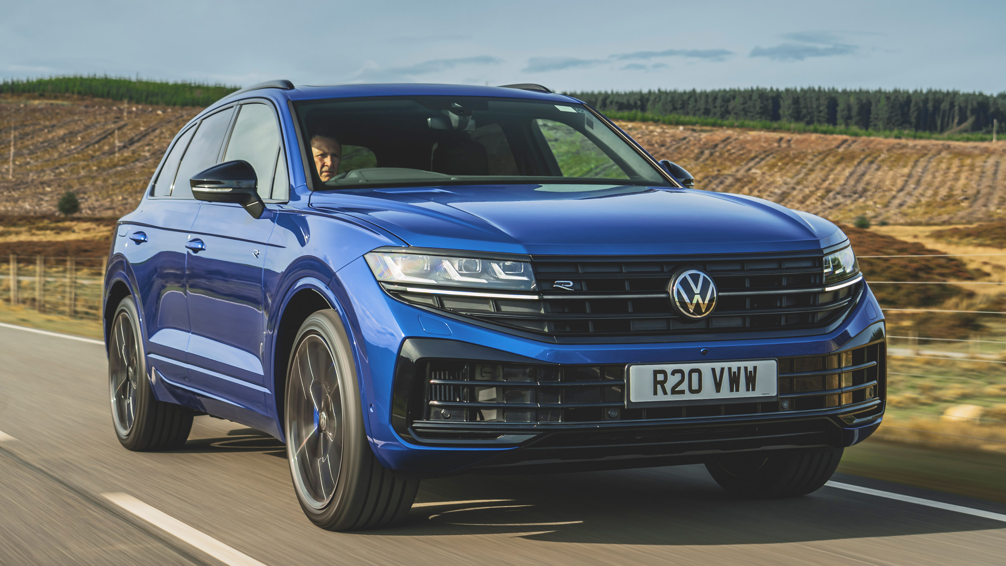 Volkswagen Touareg R - front