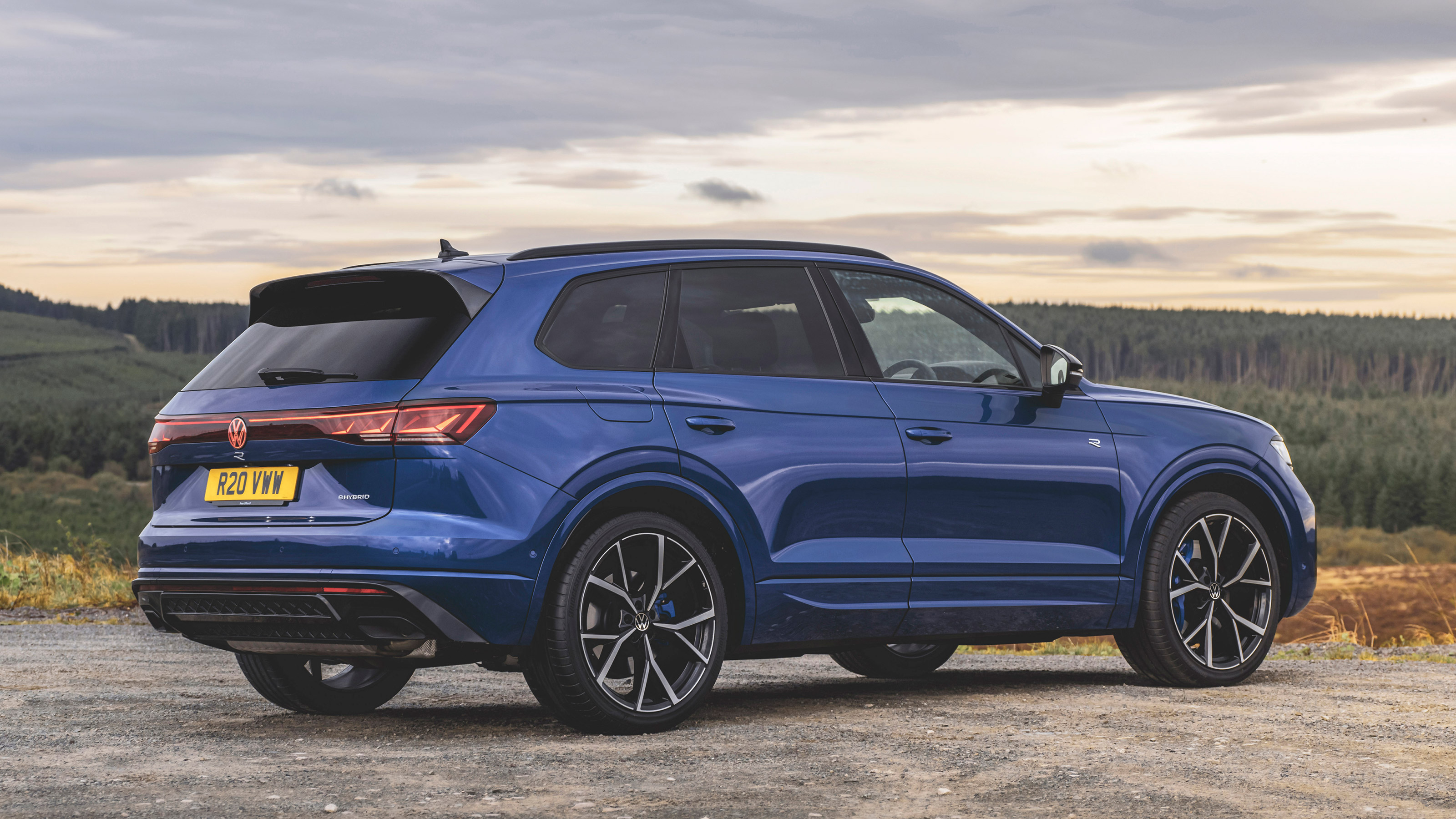 Volkswagen Touareg R - rear static