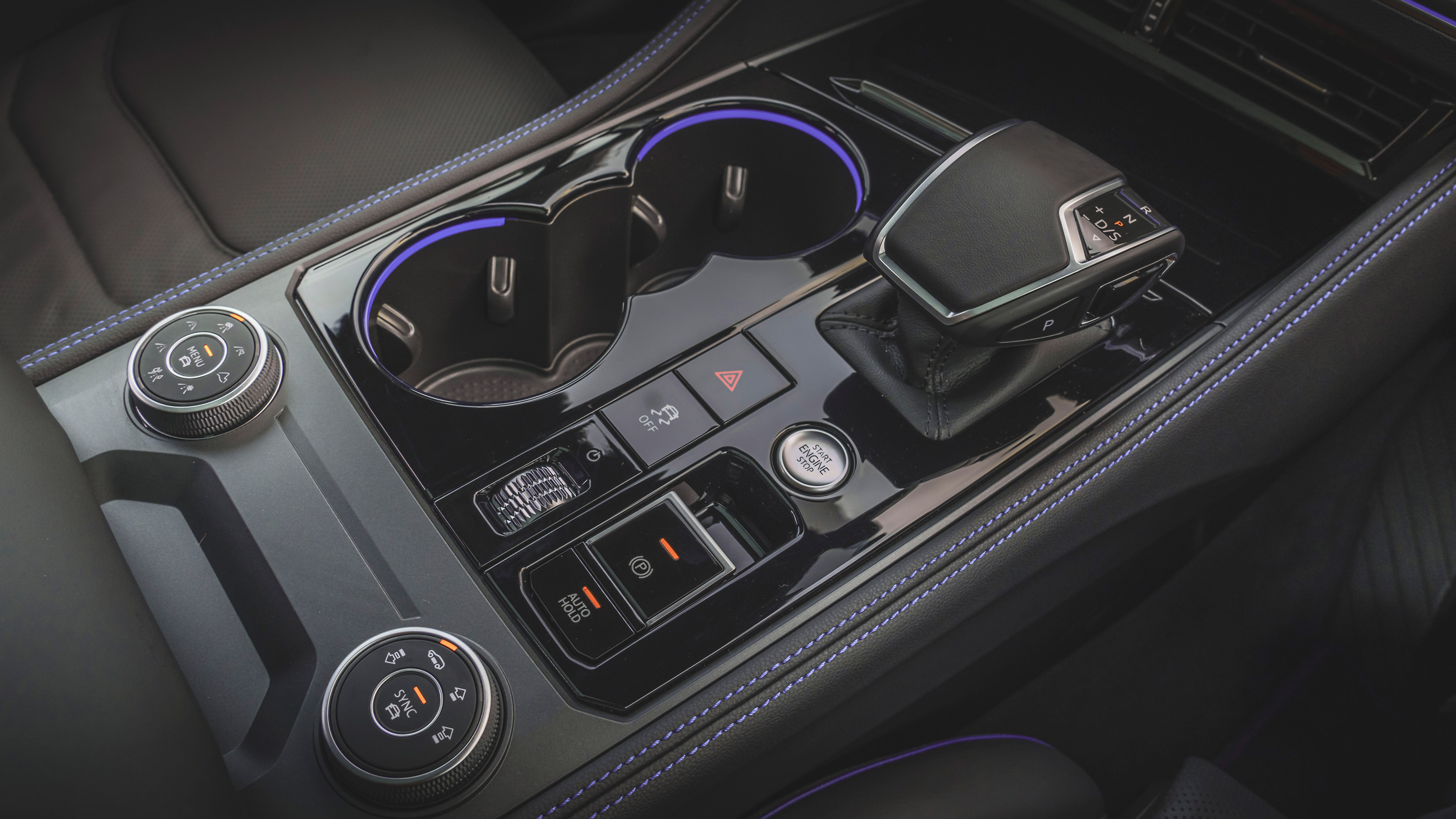 Volkswagen Touareg R - interior