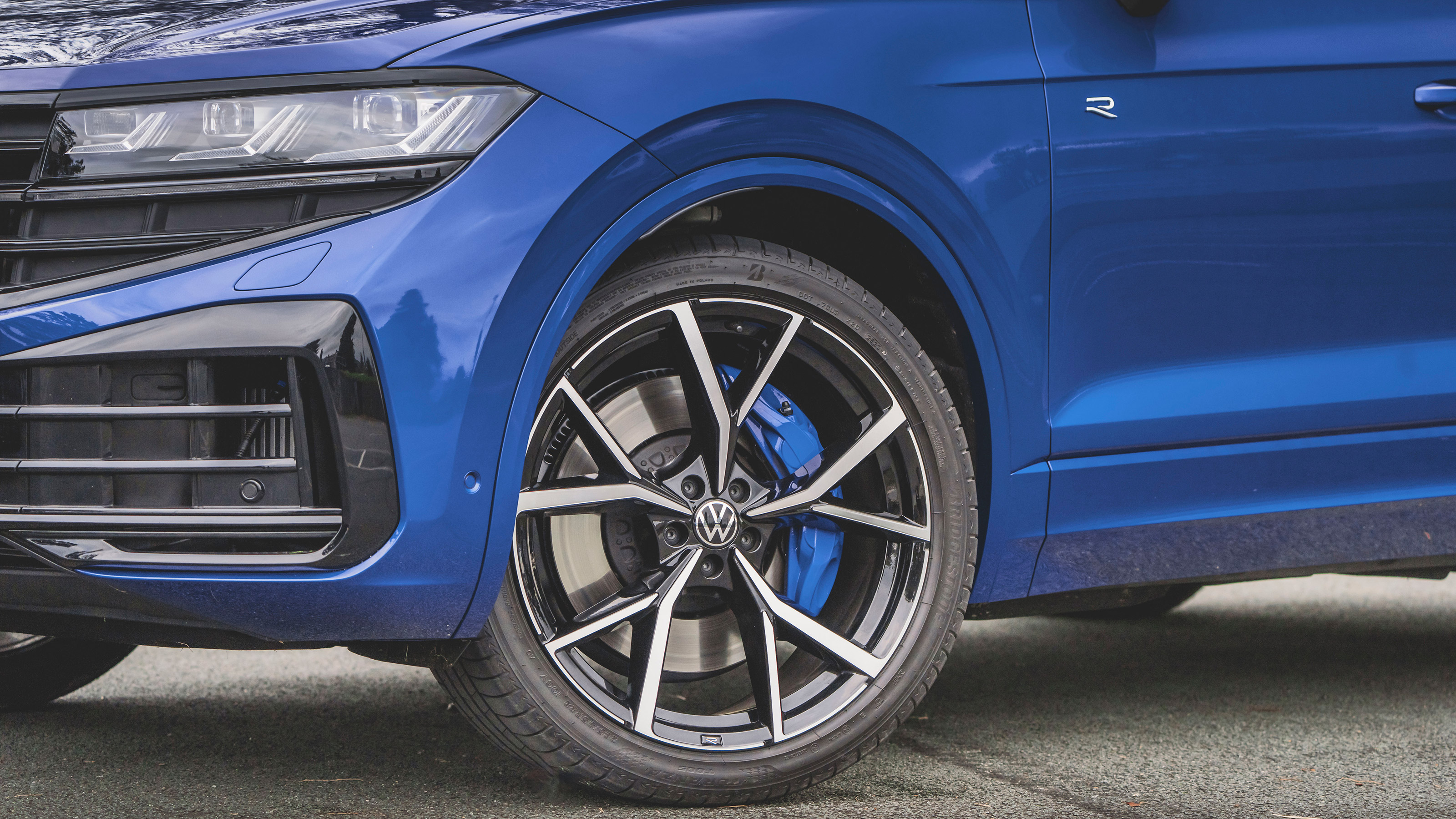 Volkswagen Touareg R - front wheel