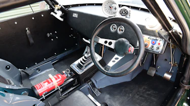 'Ain't no Saint' Volvo P1800 - interior