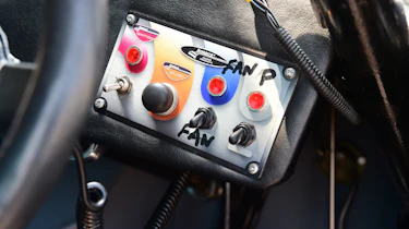 'Ain't no Saint' Volvo P1800 - switchgear